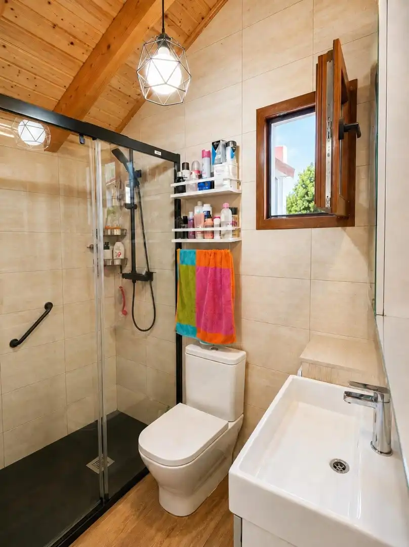 Badezimmer von Country house zum Verkauf in Camargo mit Klimaanlage, Heizung und Terrasse