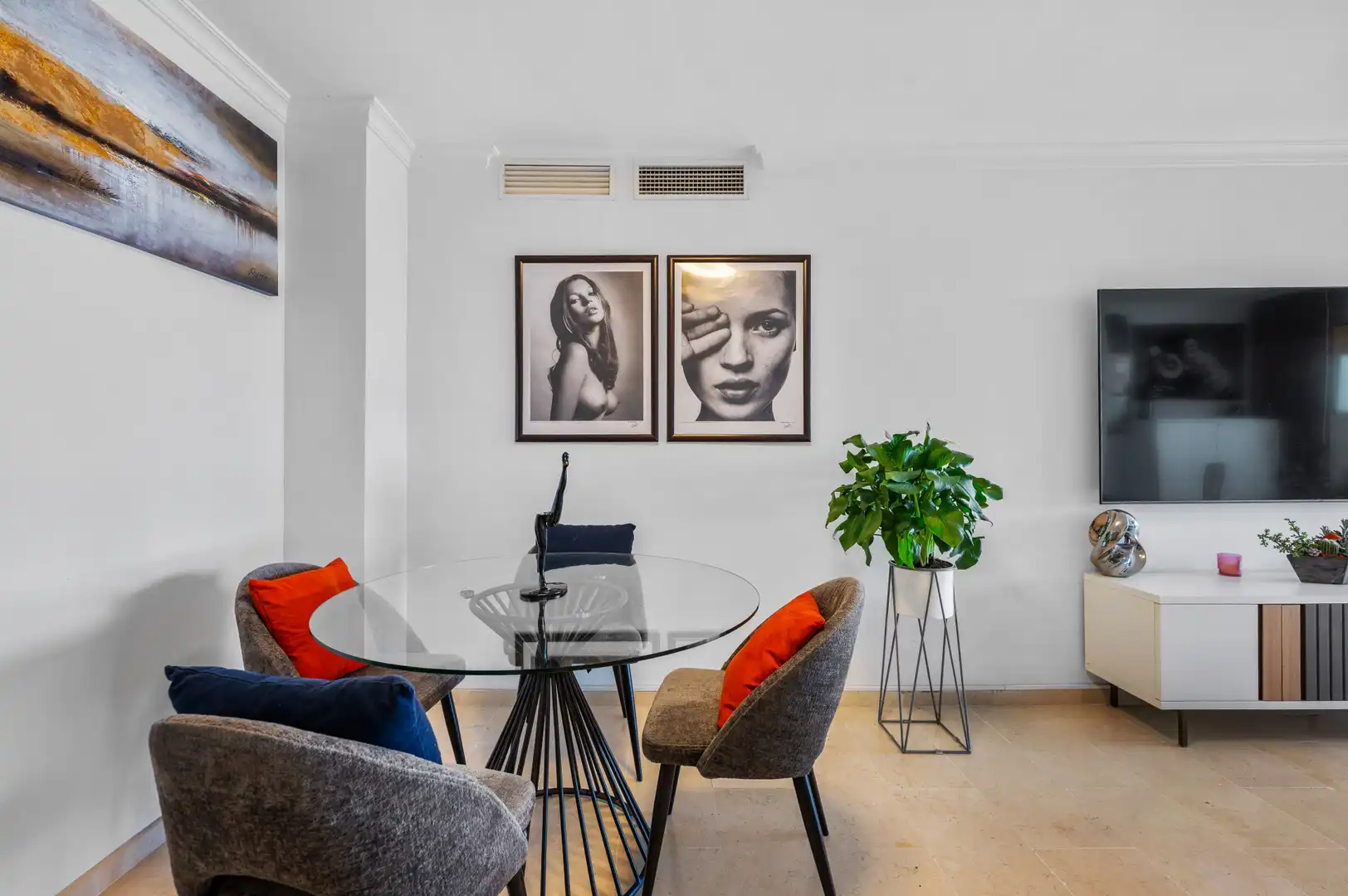 Menjador de Apartament en venda en Marbella amb Terrassa, Traster i Piscina