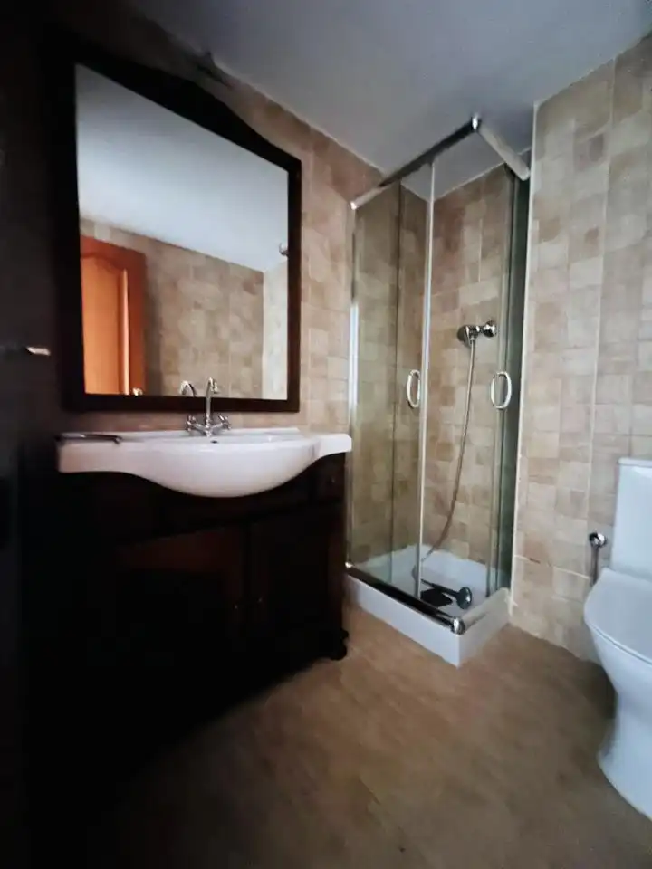 Badezimmer von Erdgeschoss zum Verkauf in Tarragona mit Terrasse