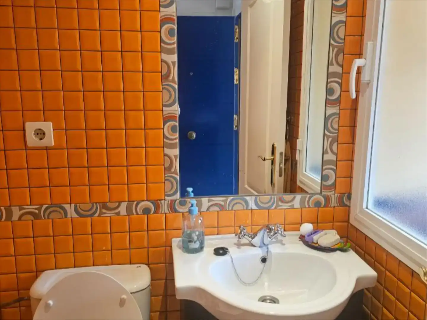Baño de Piso en venta en Marbella con Aire acondicionado, Jardín privado y Amueblado