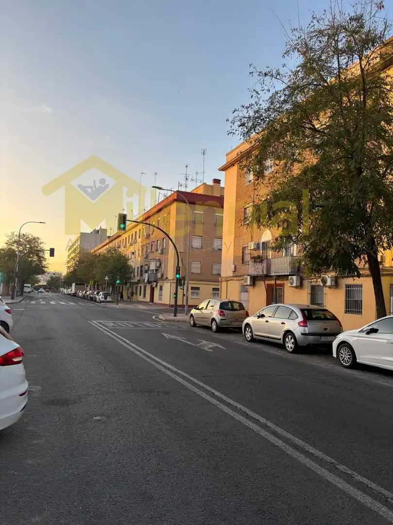 Vista exterior de Piso en venta en Sevilla