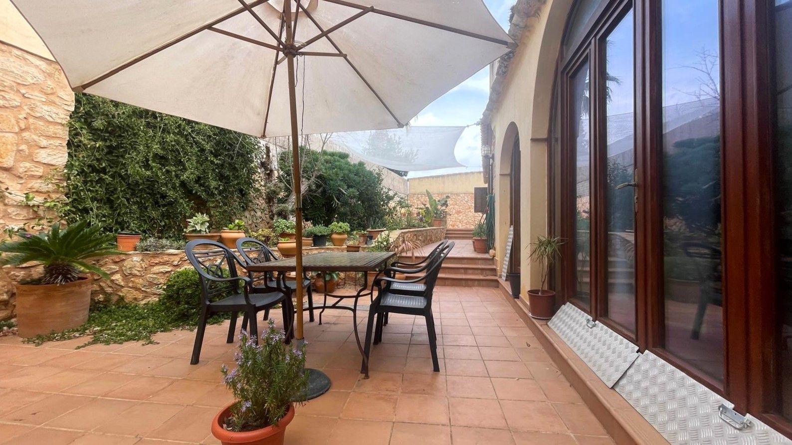Terrassa de Casa adosada en venda en Santanyí amb Aire condicionat, Piscina i Moblat
