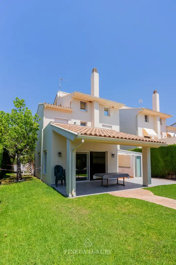 Vista exterior de Casa o chalet de alquiler en Puçol con Calefacción, Jardín privado y Terraza