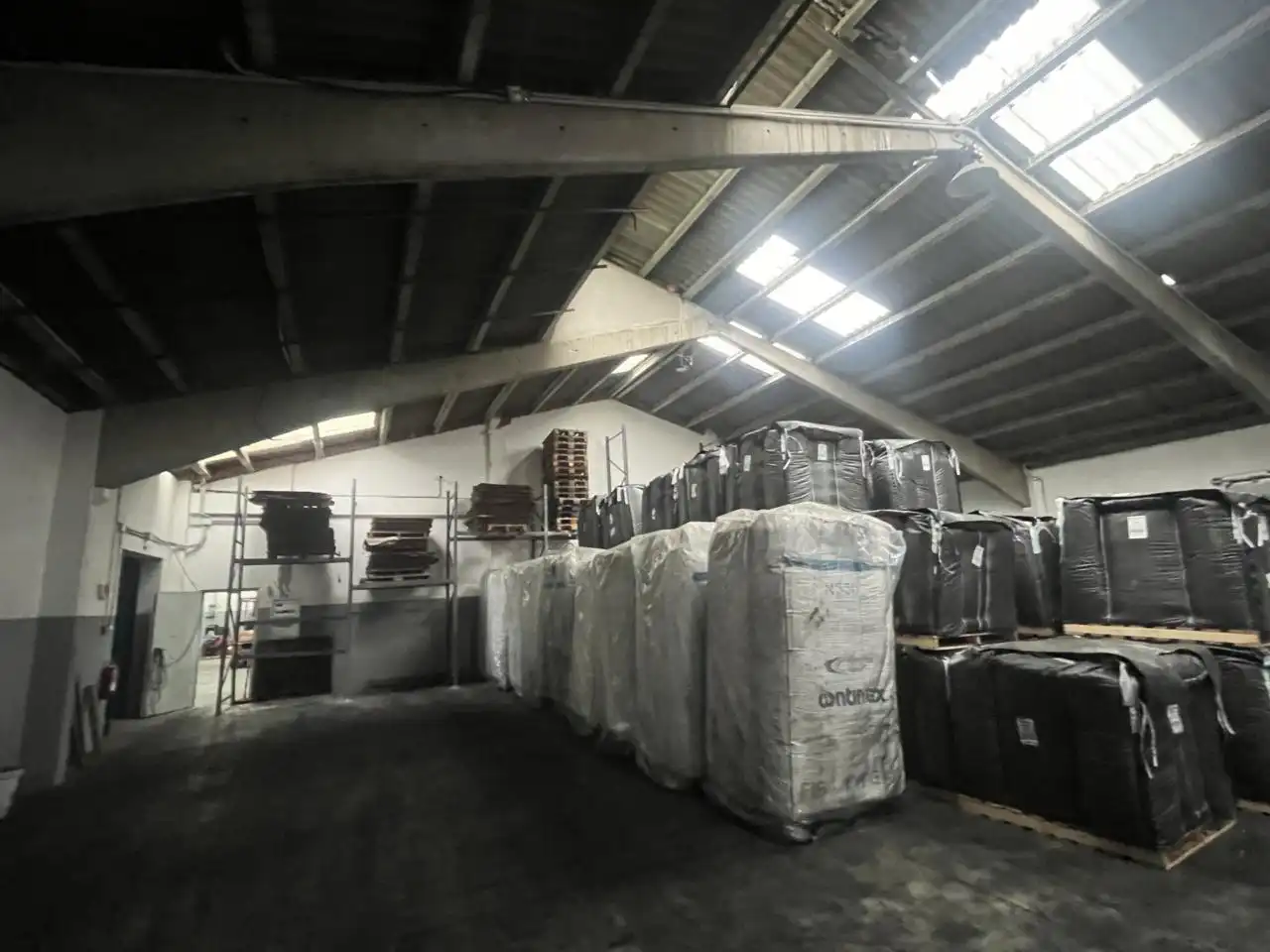 Nau industrial en venda a Carrer Can Roca, Nucli Urbà