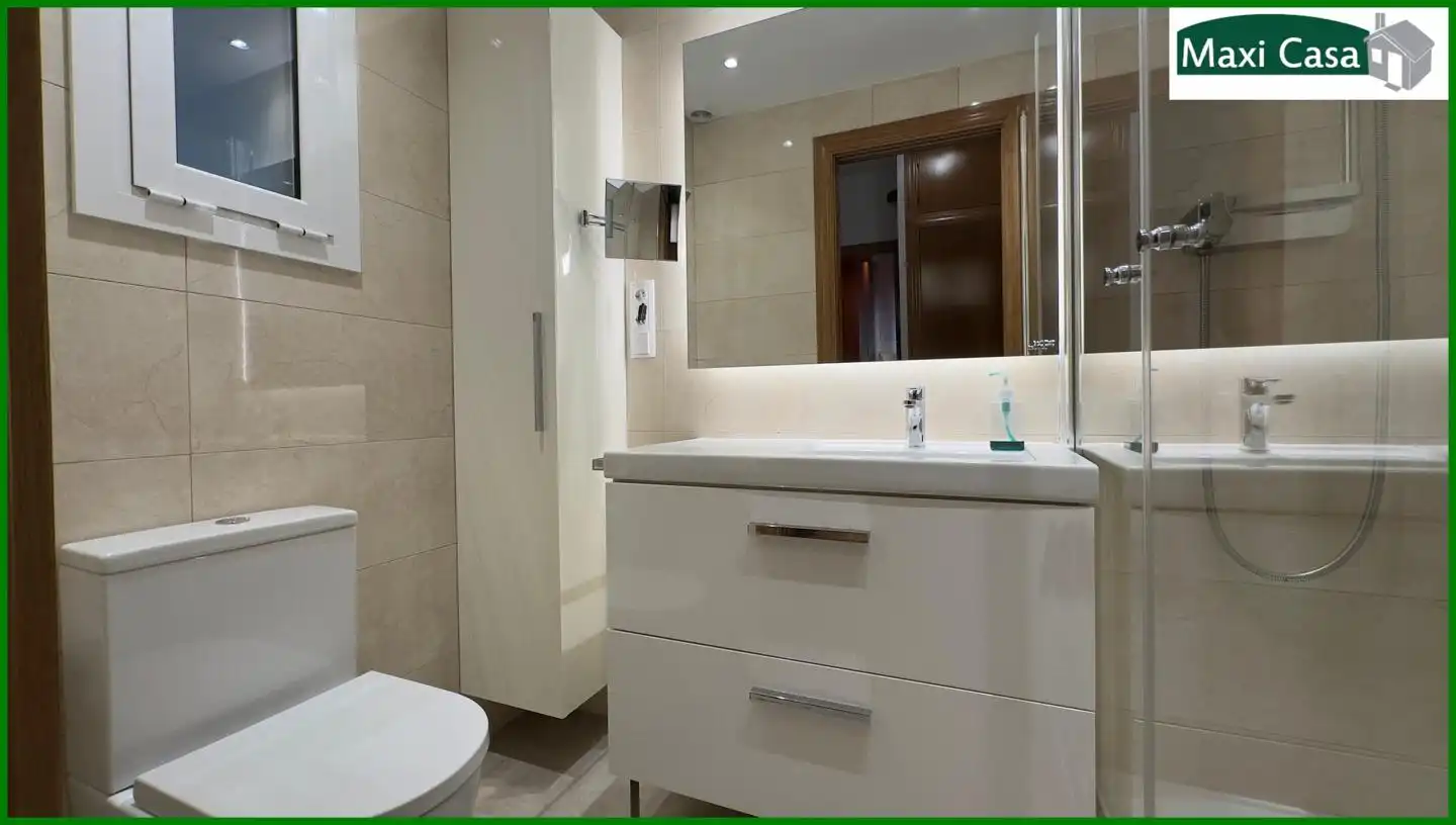 Baño de Piso en venta en Barcelona con Aire acondicionado, Calefacción y Balcón