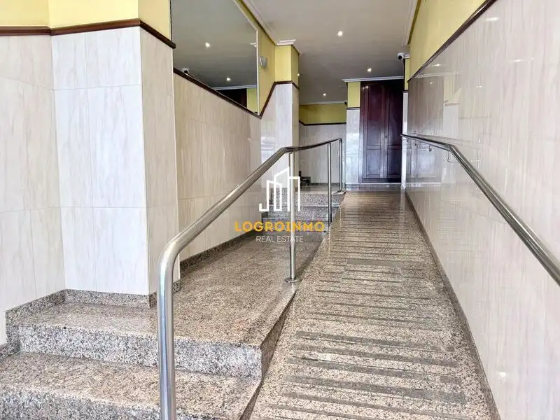 Piso en venta en  Logroño con Aire acondicionado, Calefacción y Balcón