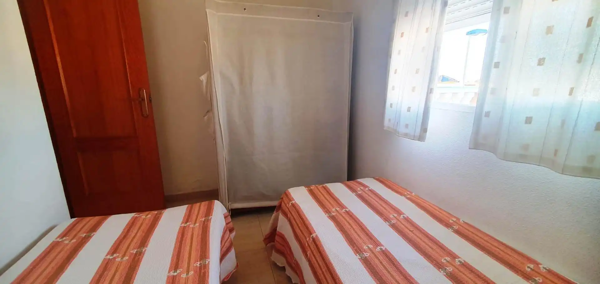 Habitación de Casa o chalet de alquiler en Torrevieja con Terraza, Amueblado y Balcón