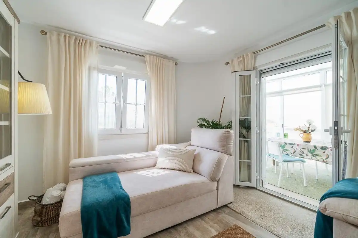 Habitación de Apartamento en venta en San Miguel de Salinas con Calefacción