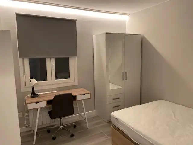 Habitación de Piso de alquiler en Zaragoza con Calefacción, Amueblado y Horno