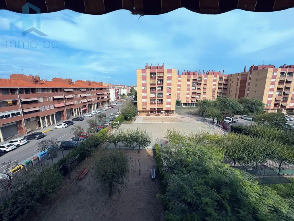 Appartamento con ascensore in vendita a Rambla Ponent, imagen 3