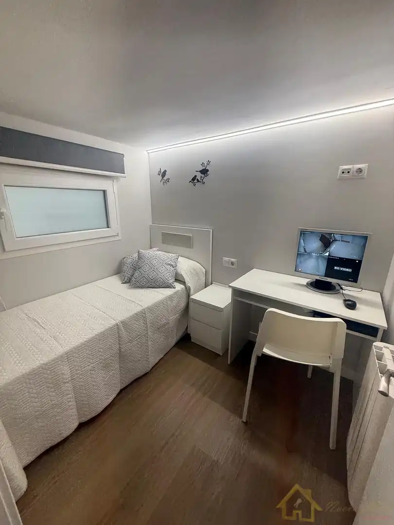 Habitación de Dúplex en venta en Lugo con Calefacción, Amueblado y Alarma