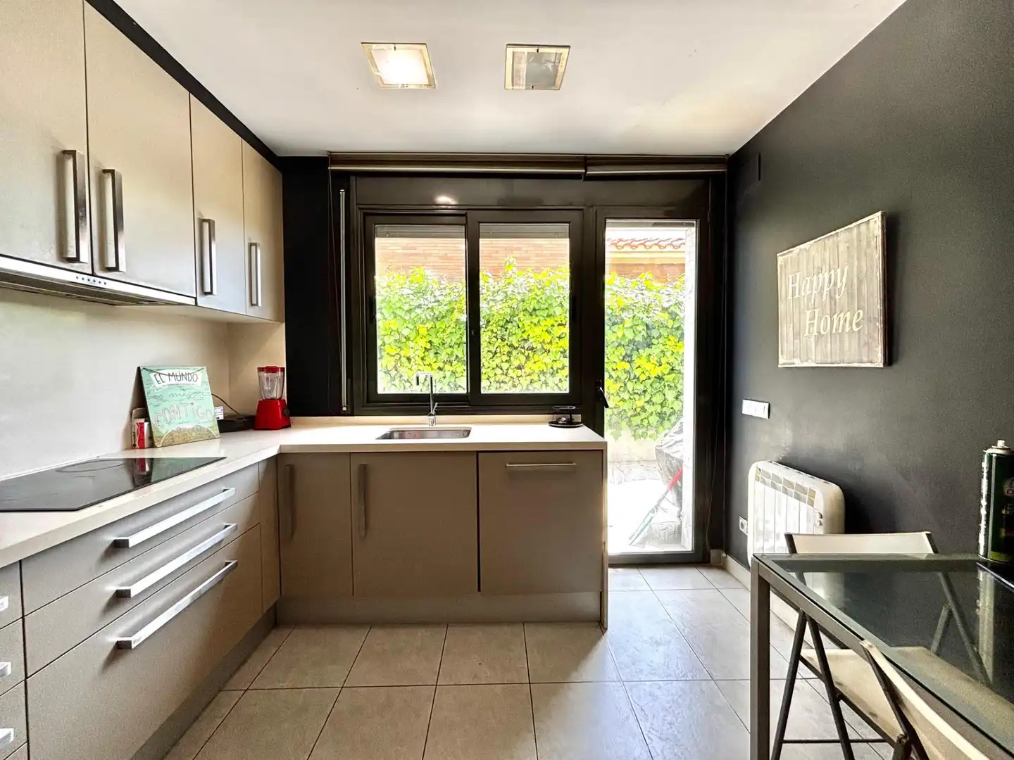 Küche von Haus oder Chalet zum Verkauf in Pineda de Mar mit Klimaanlage, Privatgarten und Terrasse
