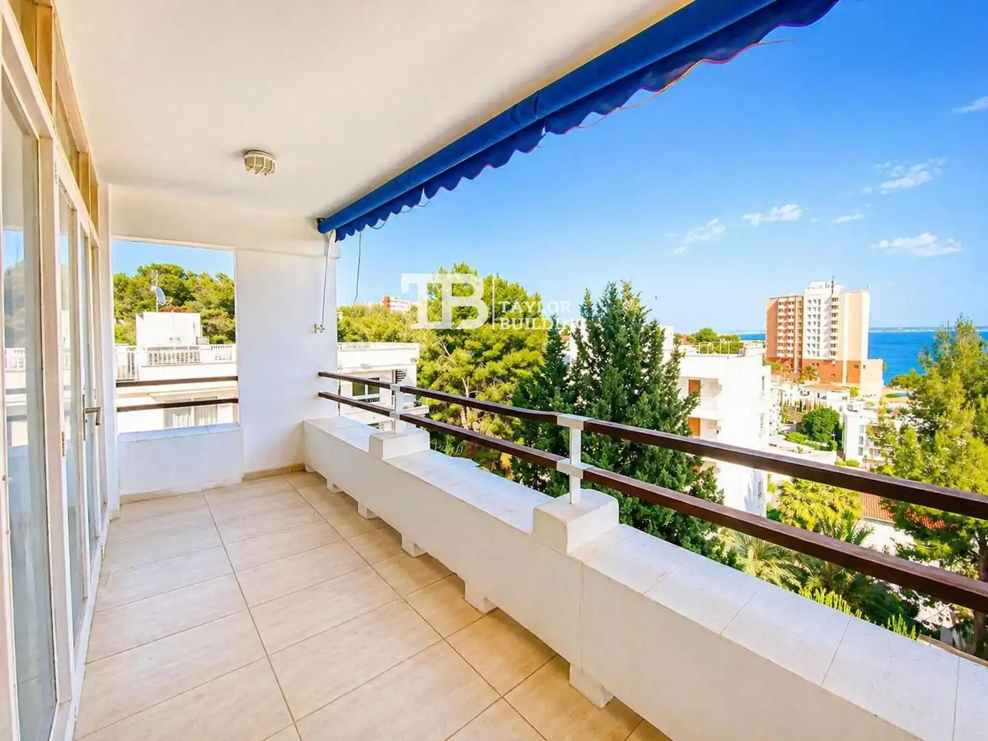 Vista exterior de Pis en venda en  Palma de Mallorca amb Terrassa, Piscina i Balcó