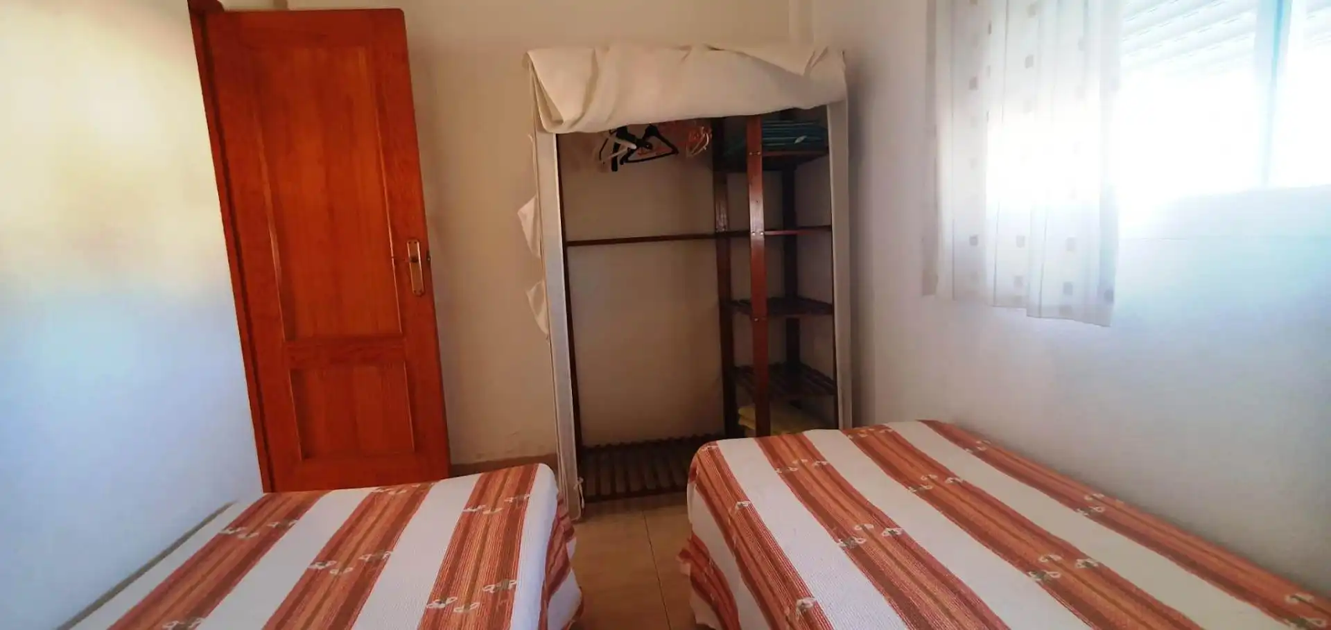 Habitación de Casa o chalet de alquiler en Torrevieja con Terraza, Amueblado y Balcón