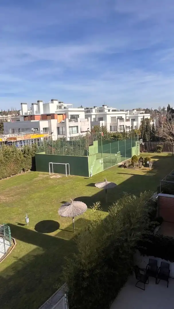 Jardín de Casa adosada en venta en Madrid con Aire acondicionado, Calefacción y Jardín privado