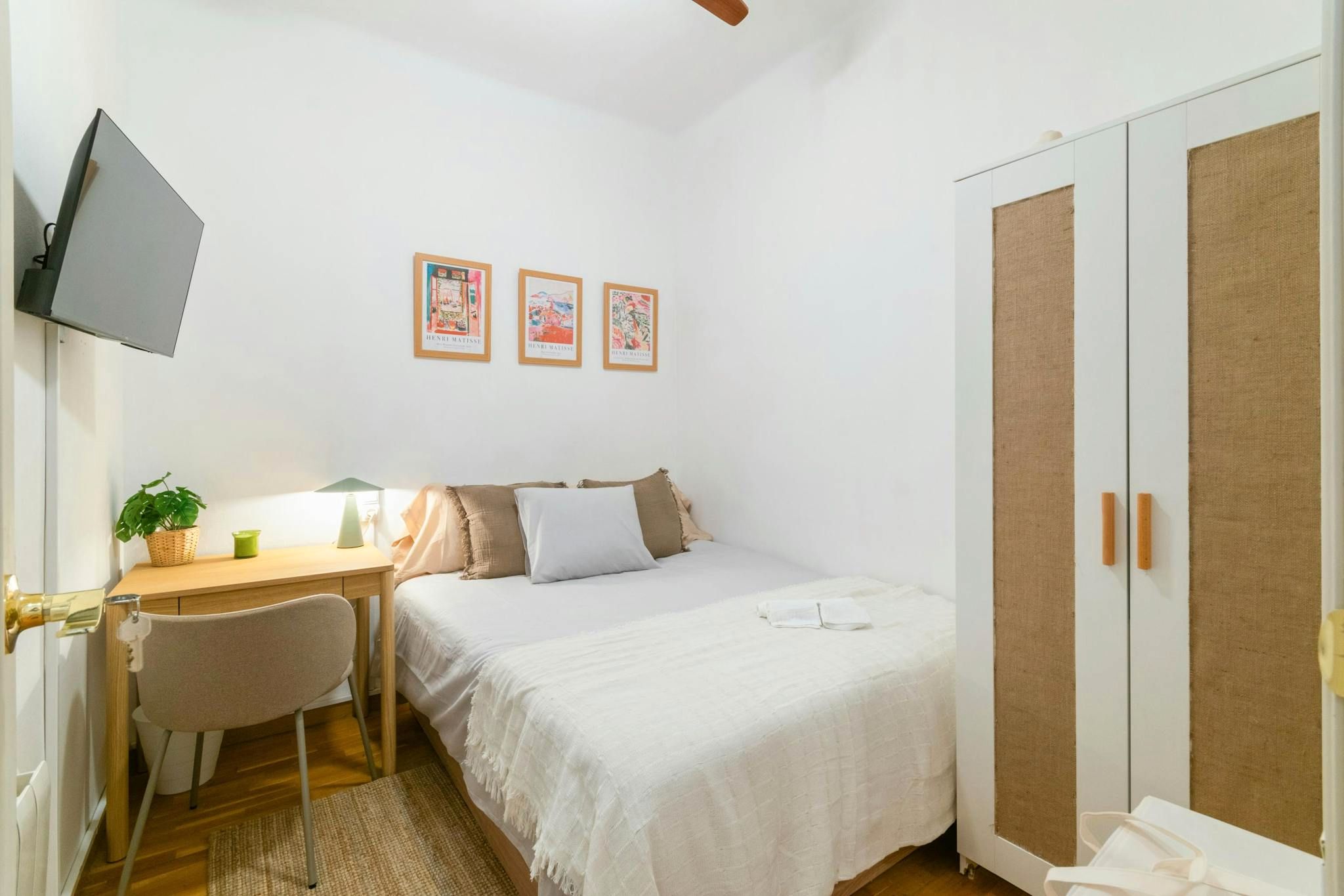 Dormitori de Pis per a compartir en  Barcelona Capital amb Calefacció, Rentadora i TV