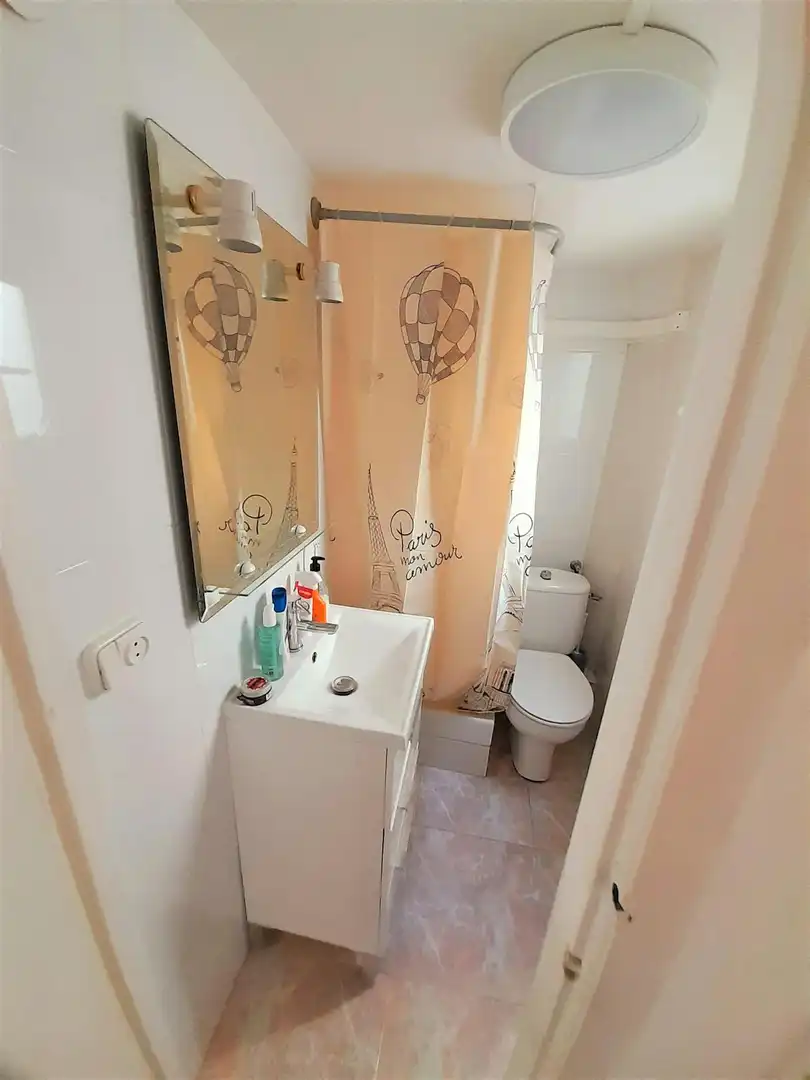 Badezimmer von Wohnung zur Miete in Barcelona mit Klimaanlage, Heizung und Möbliert