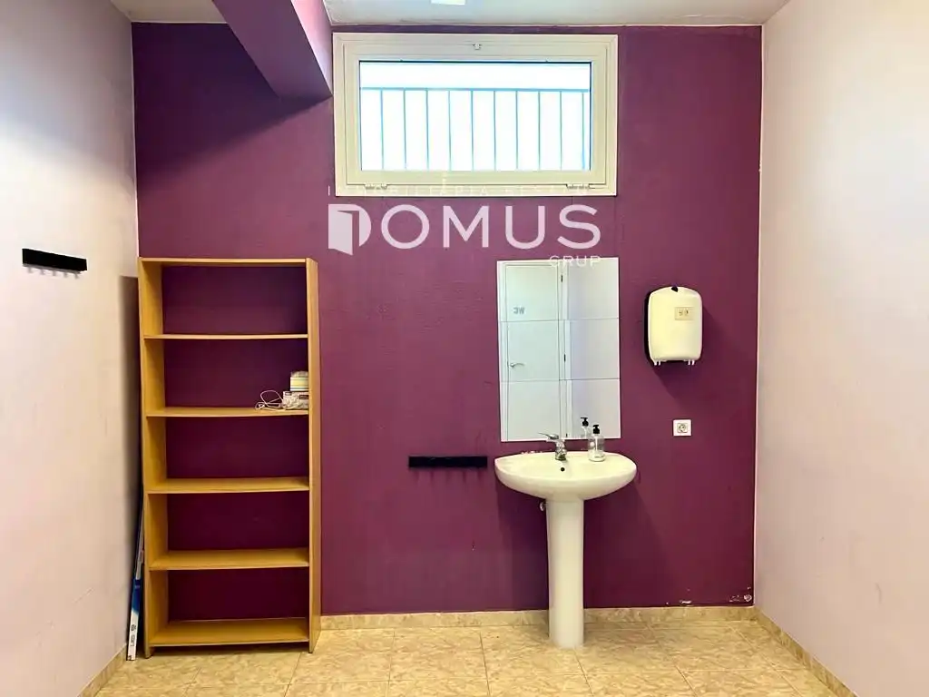 Business premises for sale in Olot, imagen 4