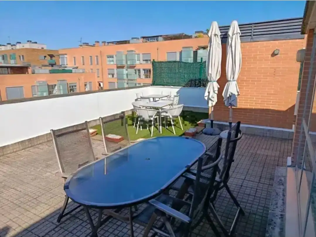 Terrassa de Pis en venda en  Pamplona / Iruña amb Calefacció, Jardí privat i Parquet