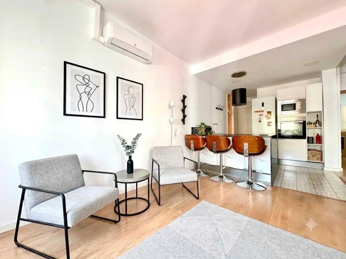 Sala de estar de Piso en venta en Barcelona con Aire acondicionado, Parquet y Balcón