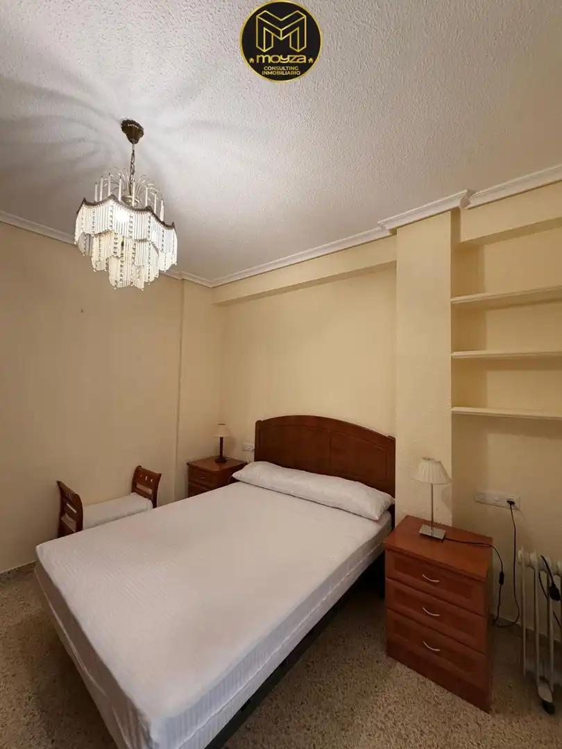 Habitación de Piso de alquiler en Jaén con Aire acondicionado, Terraza y Balcón
