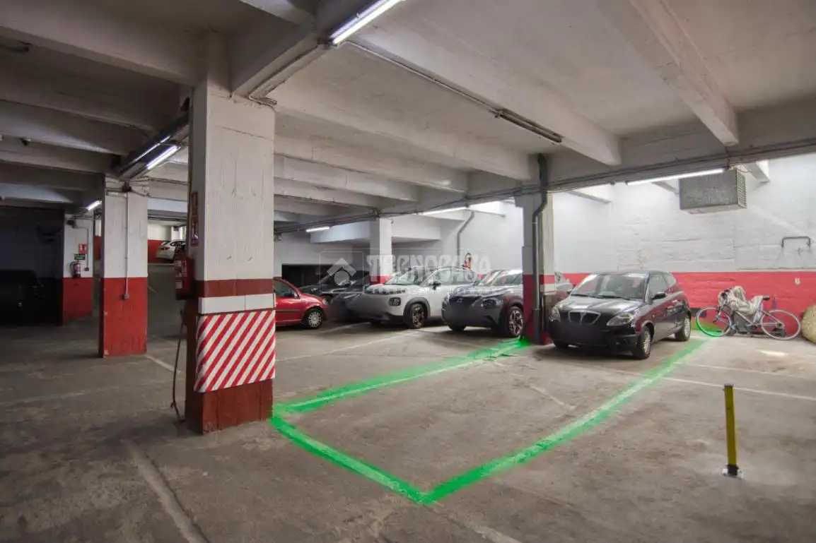 Parking de Piso en venta en Santander con Terraza y Trastero