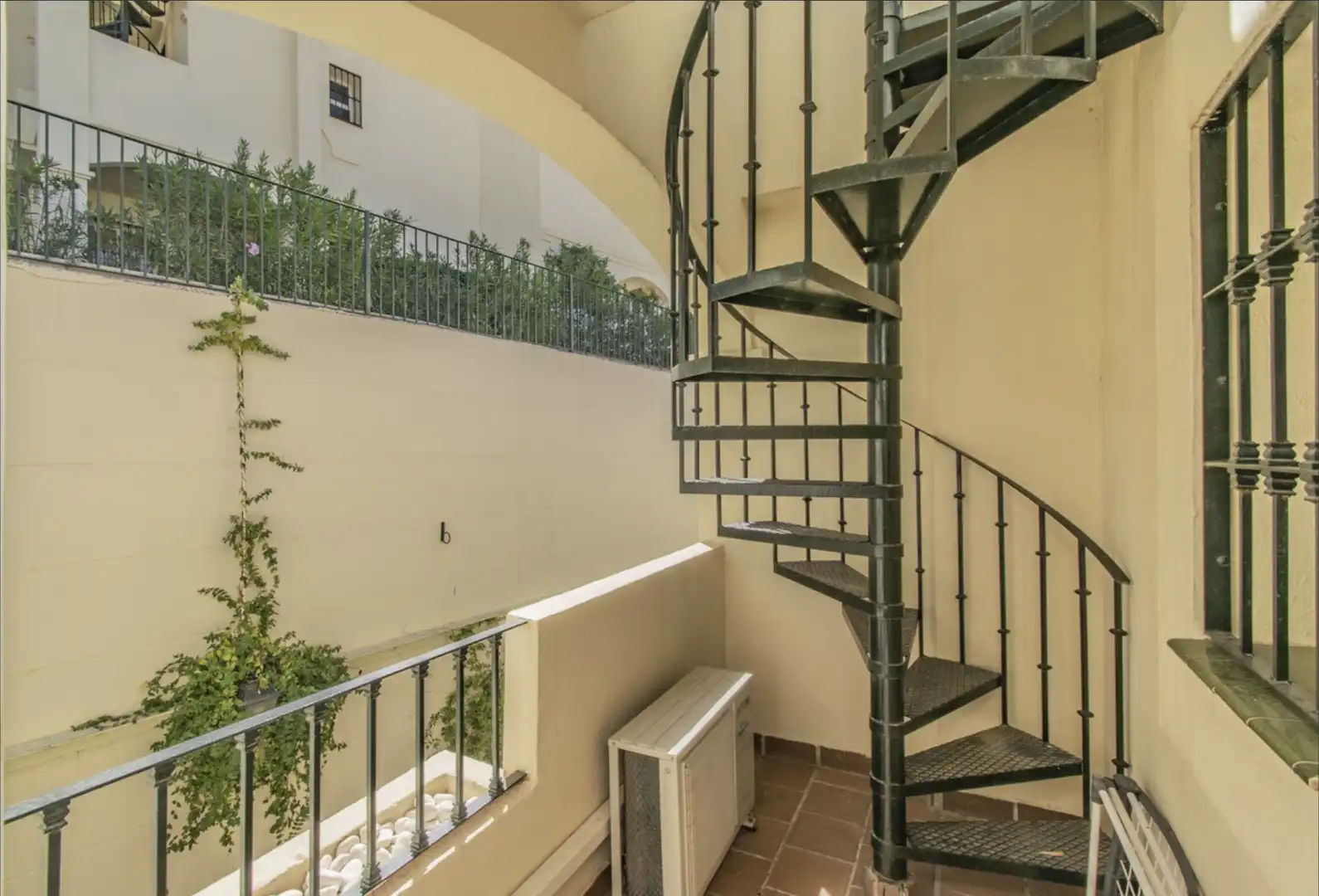 Casa aparellada amb piscina en venda a La Quinta, imagen 18