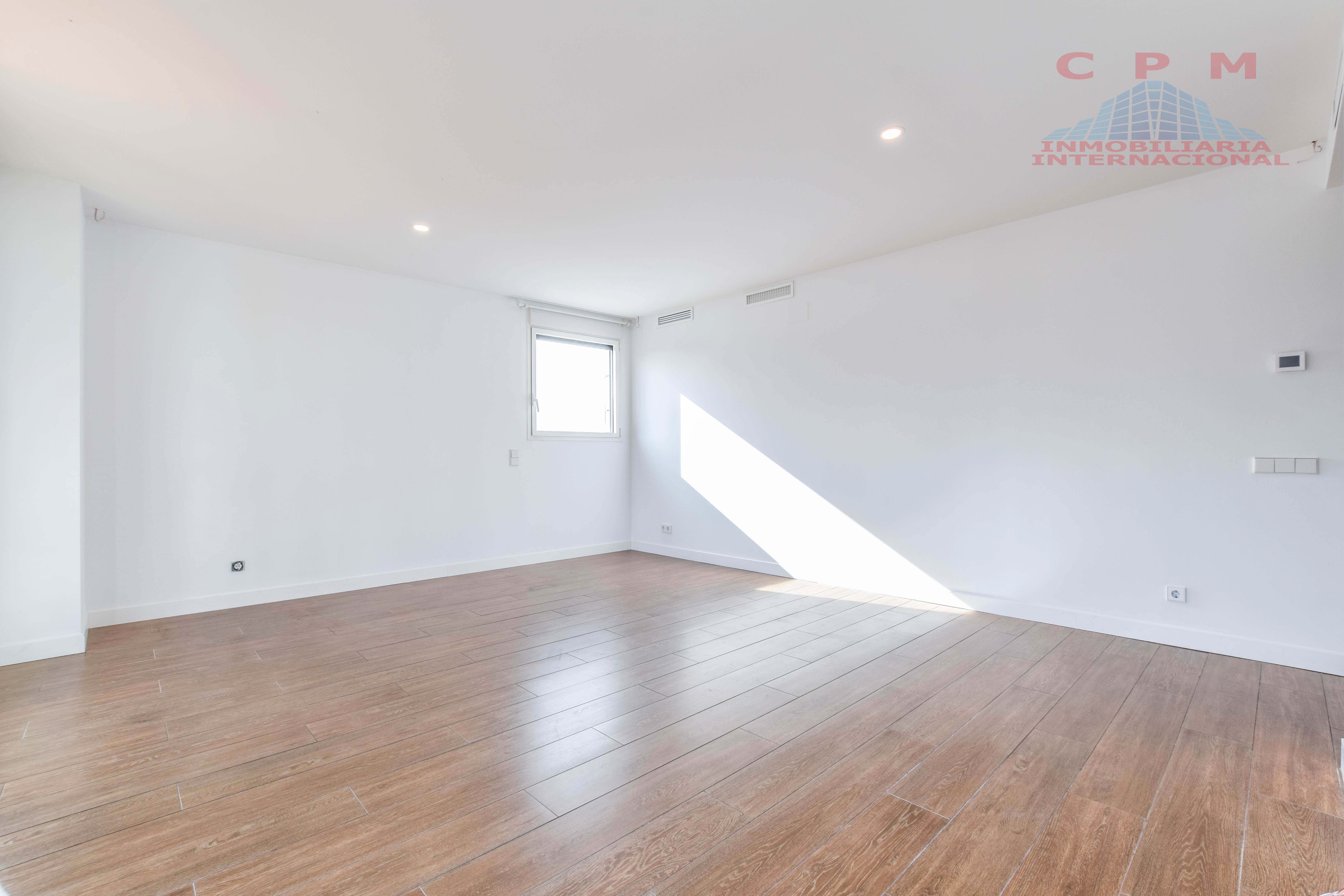 Living room of Flat to rent in  Madrid Capital  with Air Conditioner, Heating and Terrace