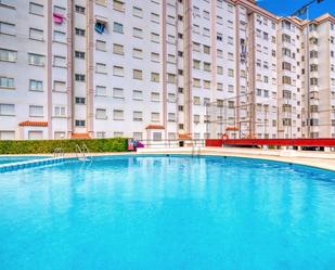 Piscina de Apartament de lloguer en Gandia amb Terrassa