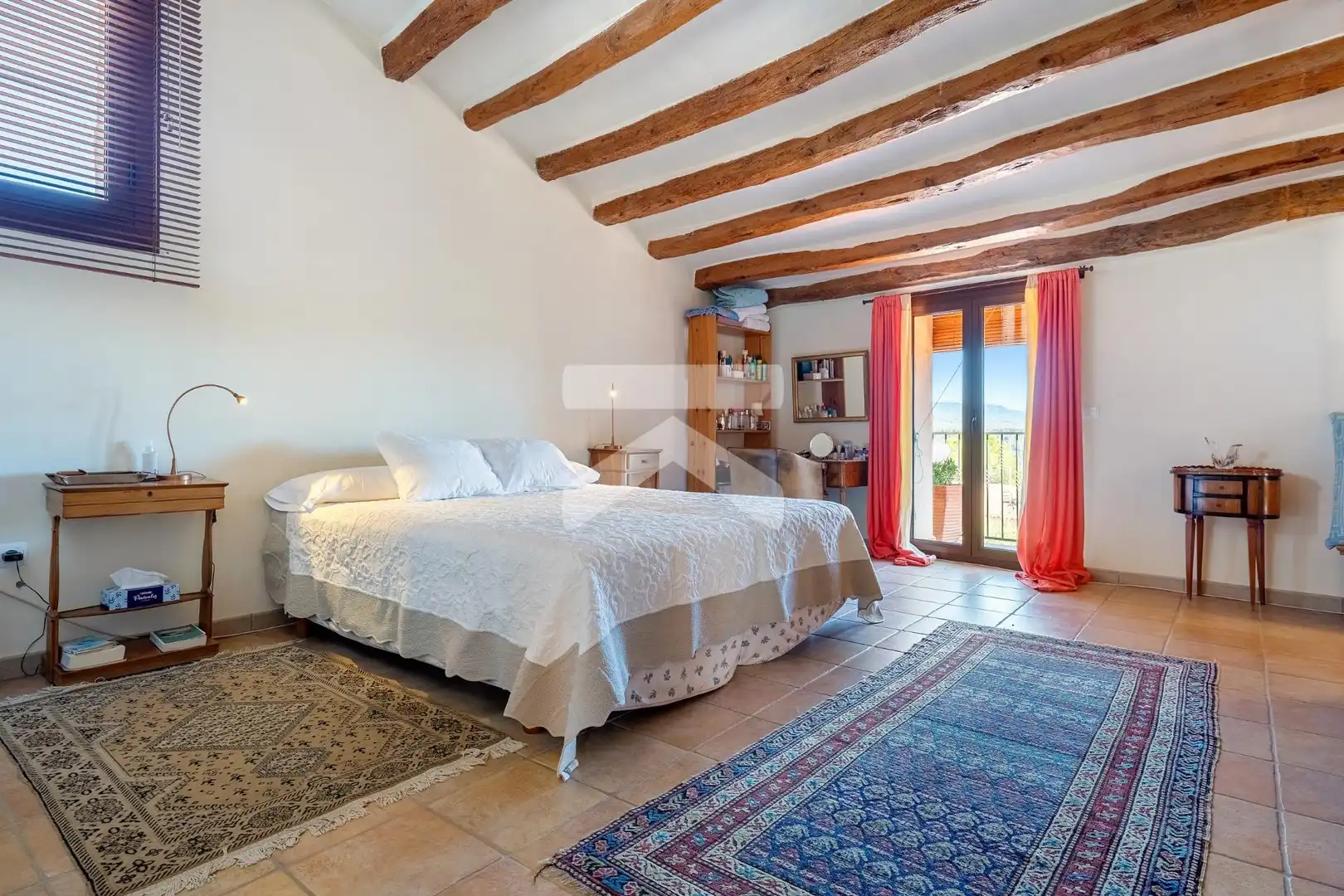 Dormitori de Finca rústica en venda en El Molar (Tarragona) amb Aire condicionat, Calefacció i Jardí privat