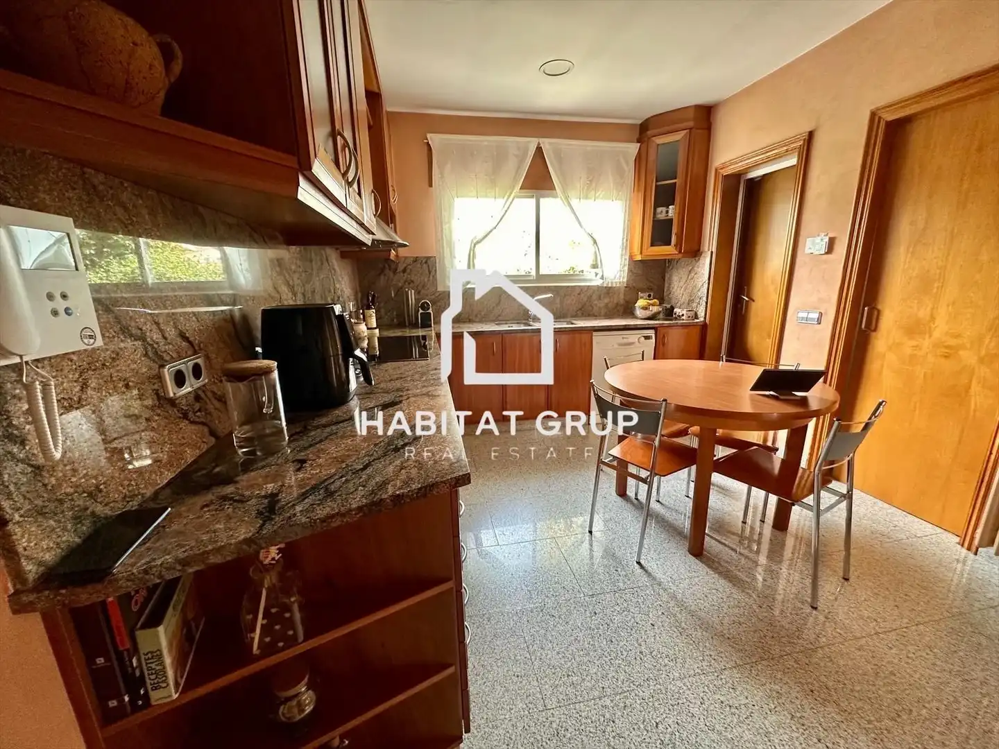Cuina de Casa o xalet en venda en Santa Coloma de Farners amb Aire condicionat, Calefacció i Jardí privat