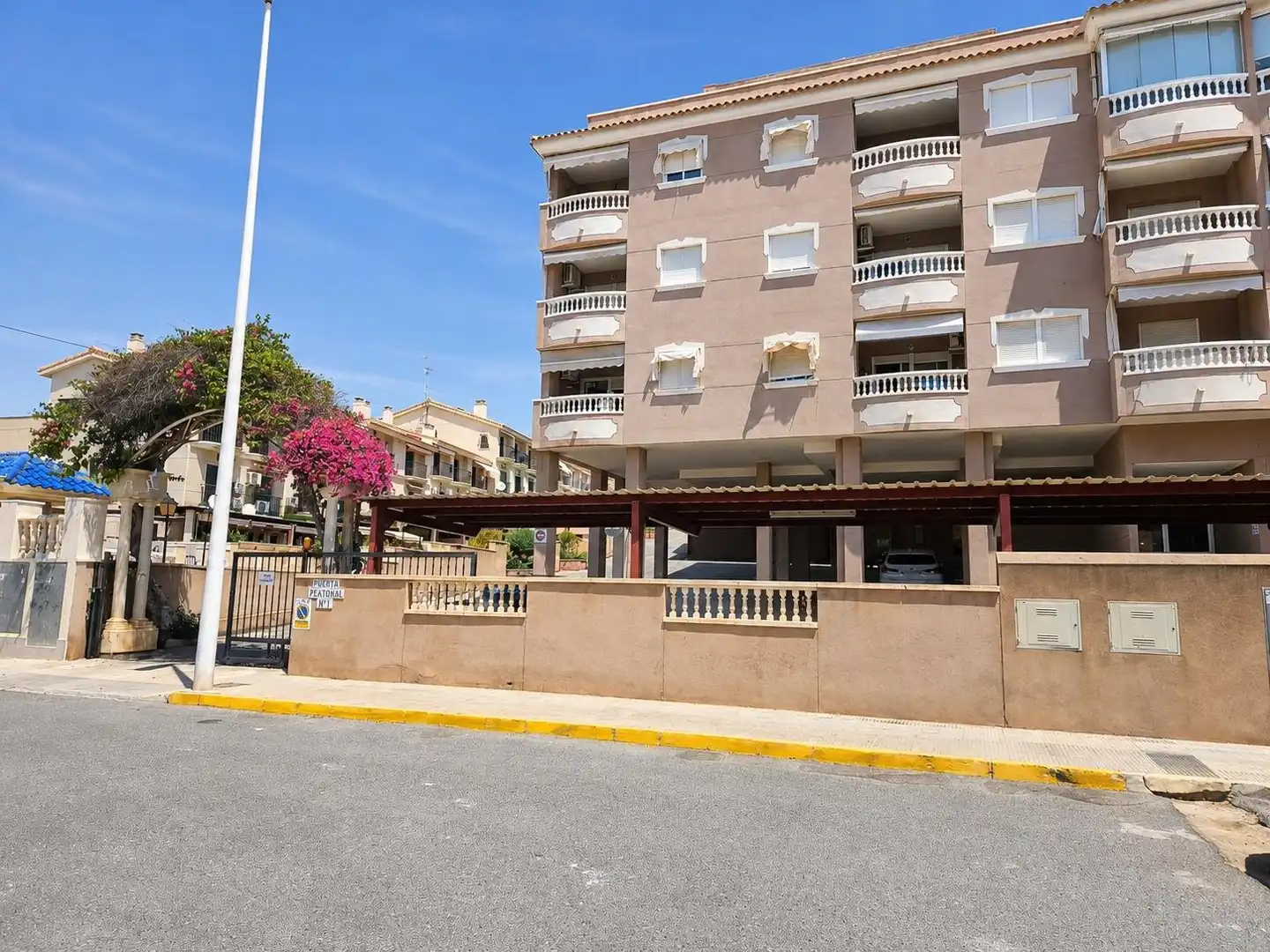Parking for sale in Santa Pola ciudad