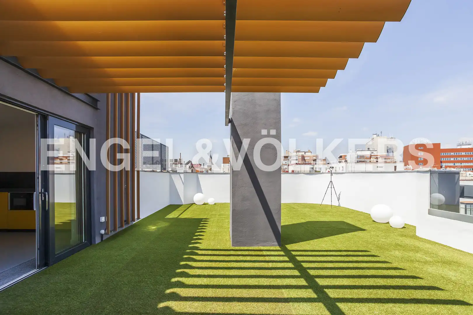 Terrace of Flat for rent in Madrid  with Air Conditioner, Heating and Swimming Pool