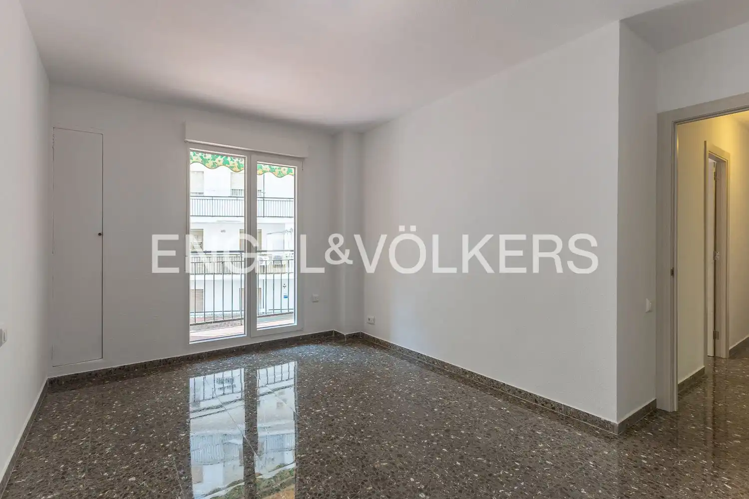 Piso de alquiler en Valencia con Calefacción y Balcón