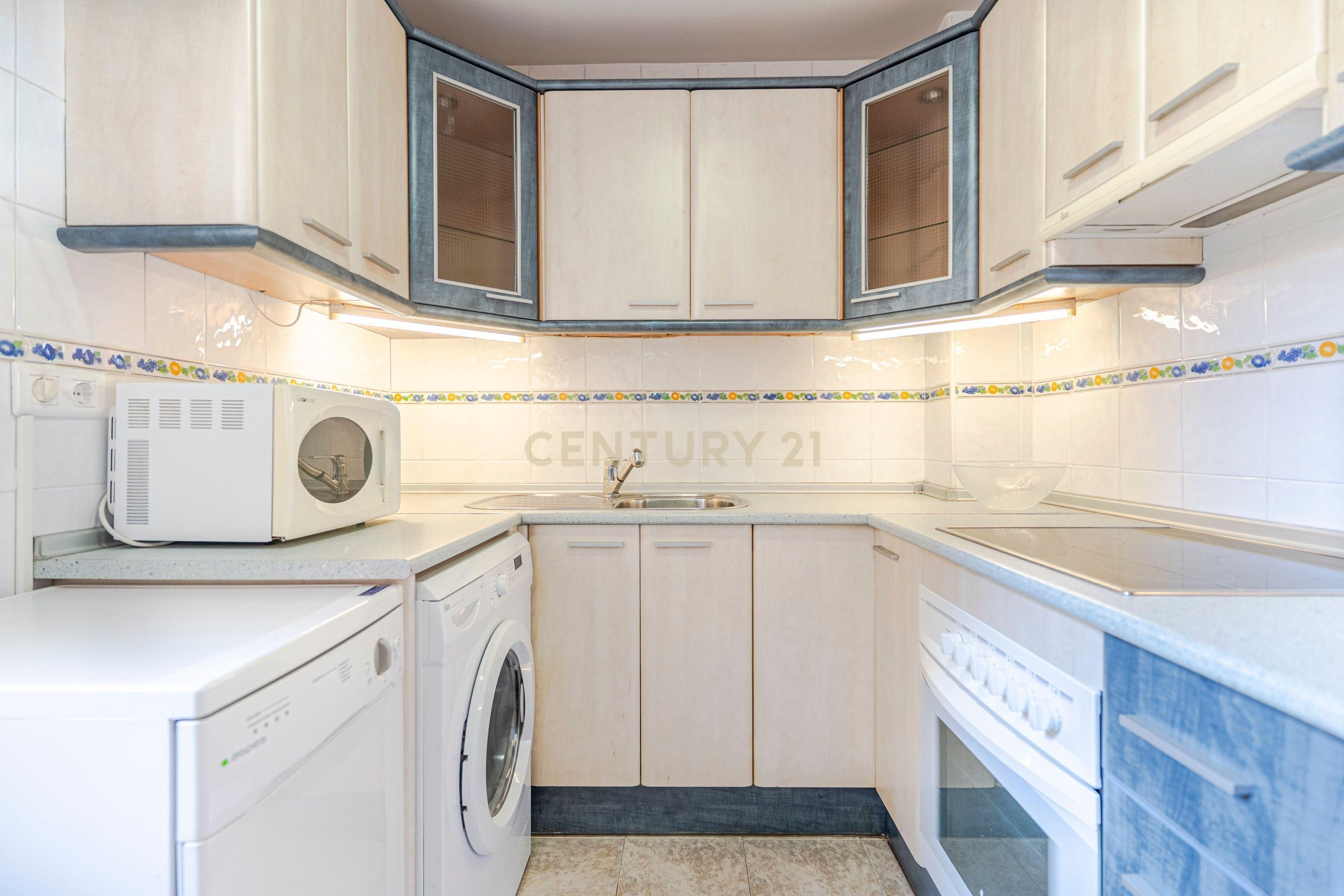 Cocina de Apartamento en venta en Cúllar Vega con Aire acondicionado y Balcón