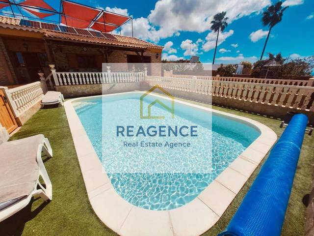 Casa-chalet en Venta en Calle Islas Bermudas en El Salobre