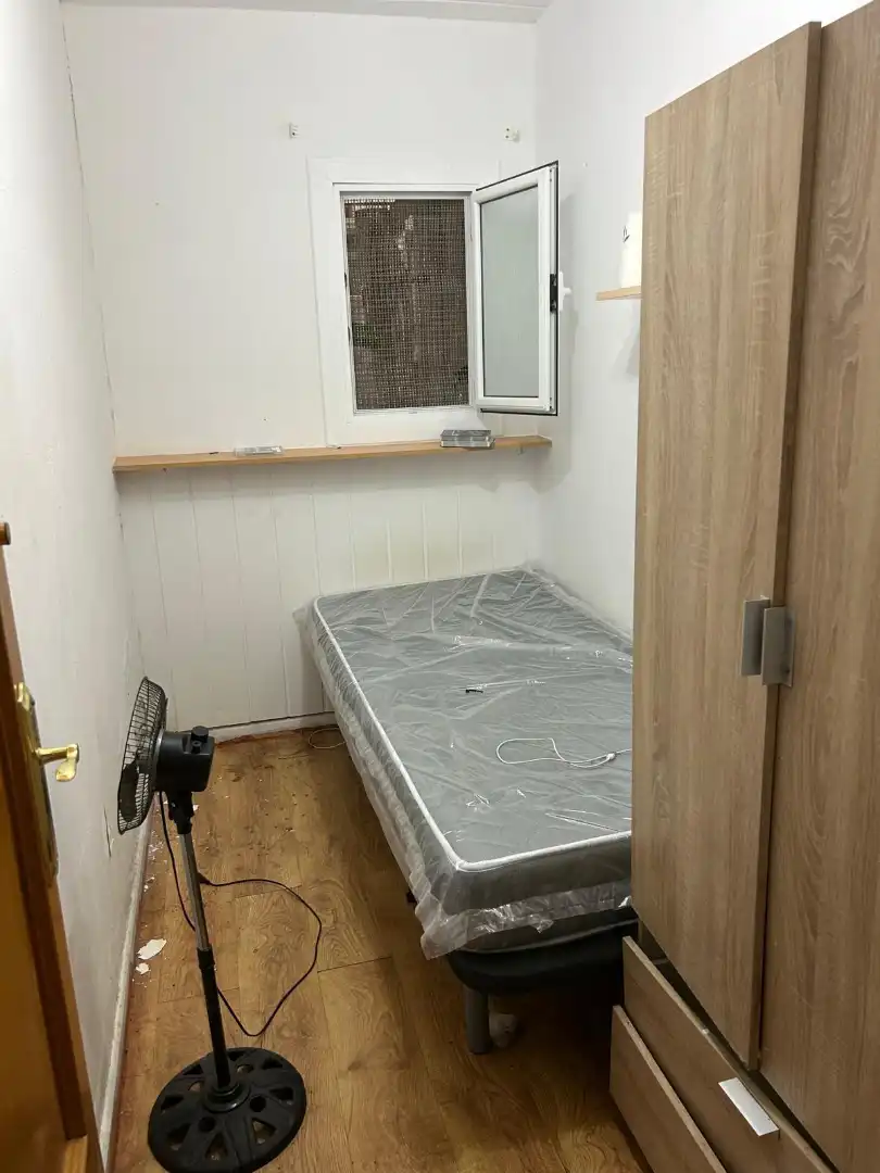 Schlafzimmer von Wohnung zum Verkauf in Santa Coloma de Gramenet