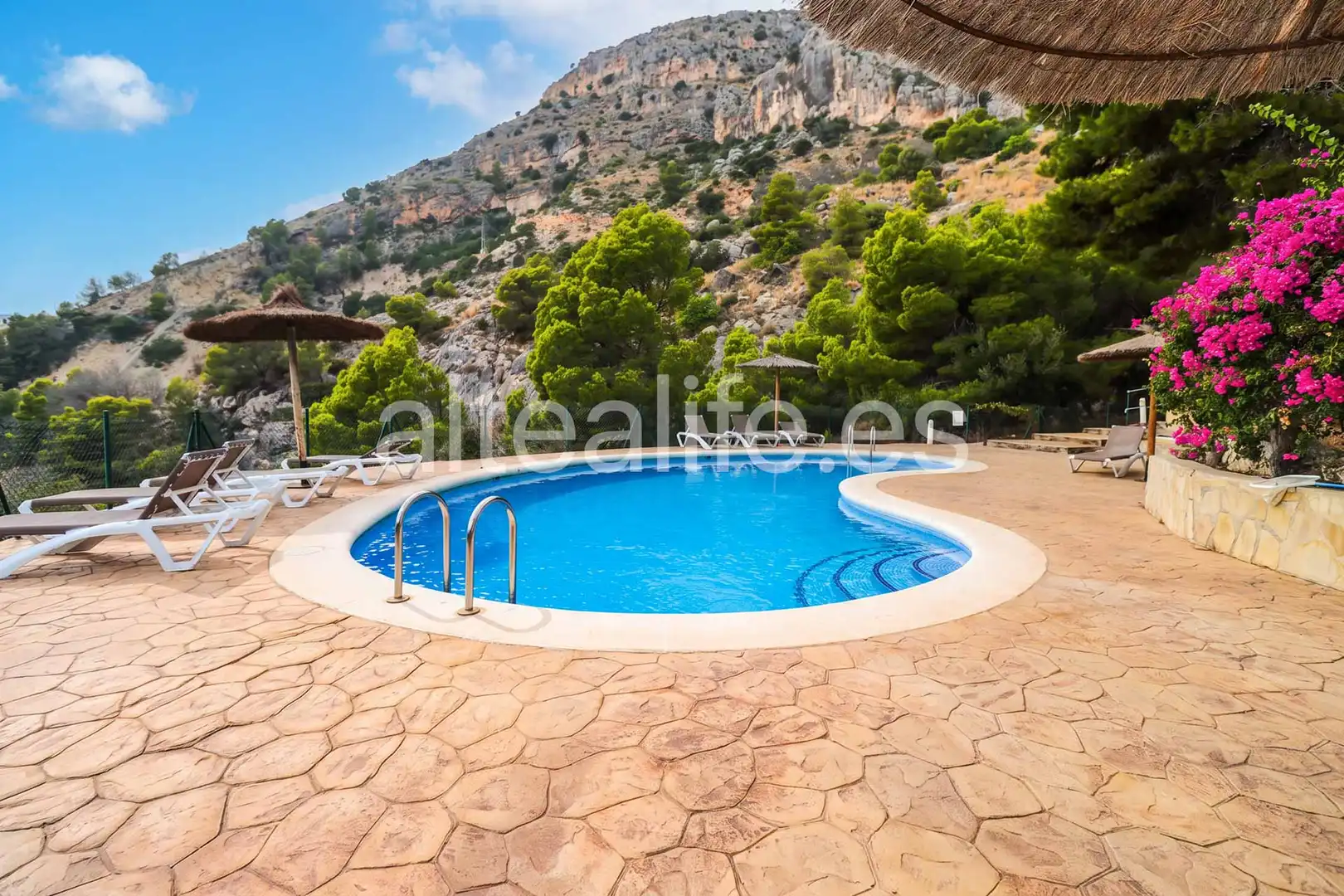 Piscina de Apartamento de alquiler en Altea con Terraza, Amueblado y Horno