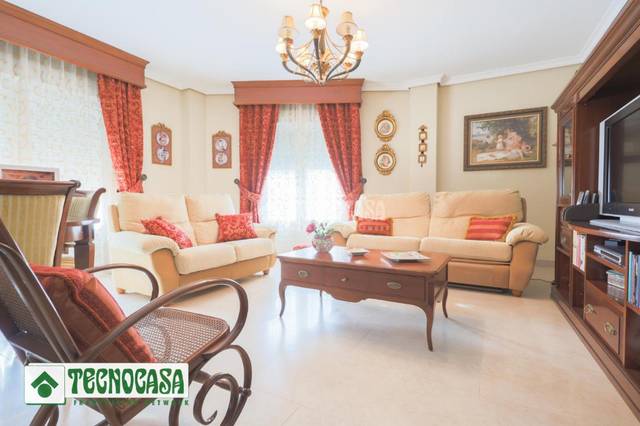 Casa adosada en Venta en Adra