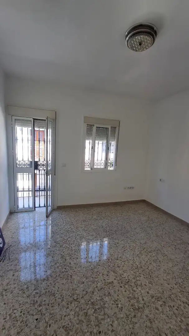 Piso en venta en Dos Hermanas con Balcón