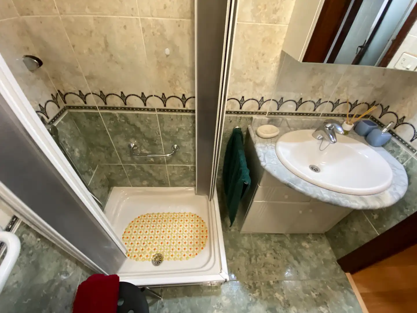 Bany de Pis en venda en Bilbao  amb Calefacció, Moblat i Balcó
