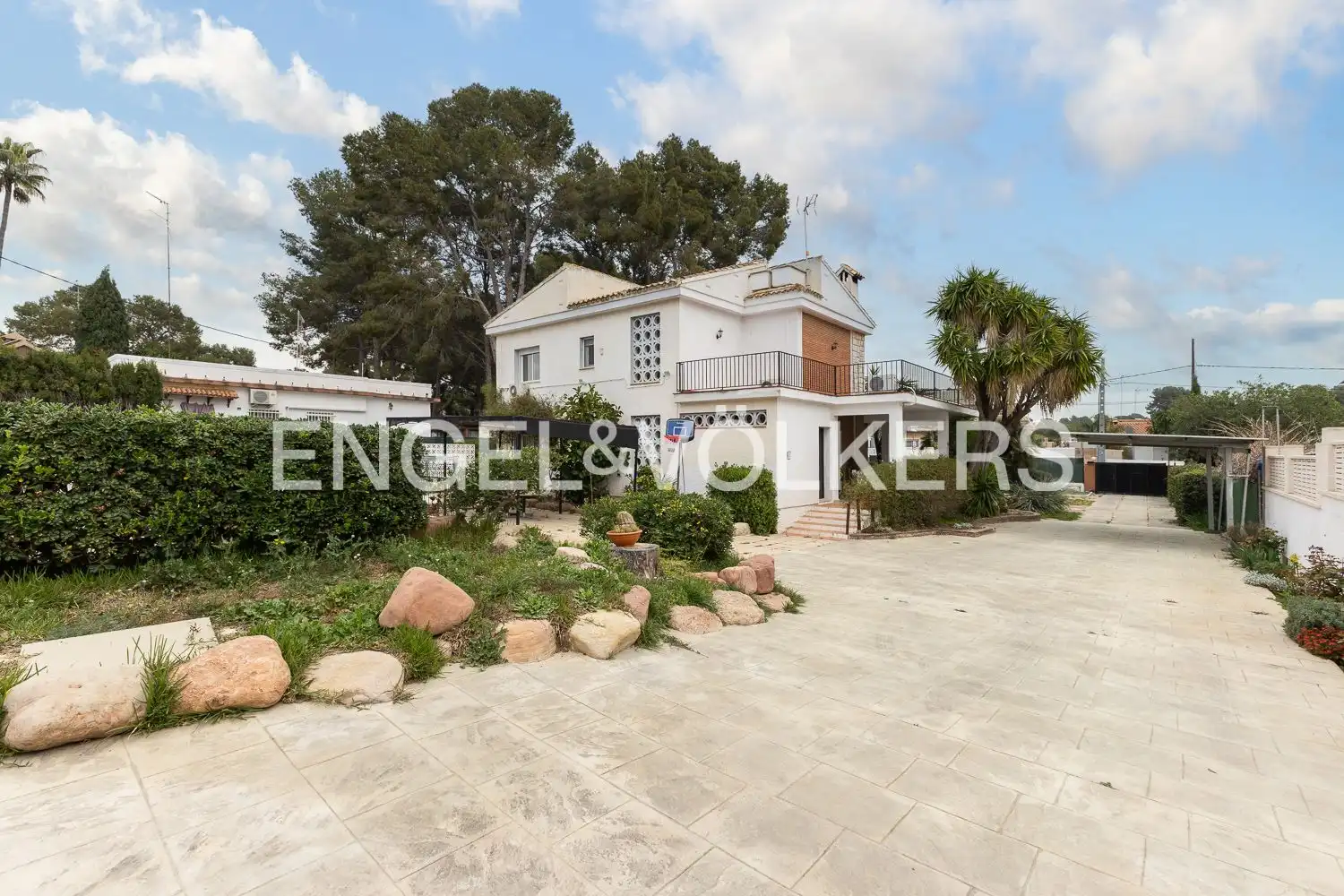 Vista exterior de Casa o chalet en venta en Paterna con Calefacción, Jardín privado y Terraza