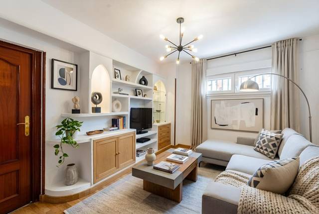 Piso en Venta en C. de las Cañas en Colina