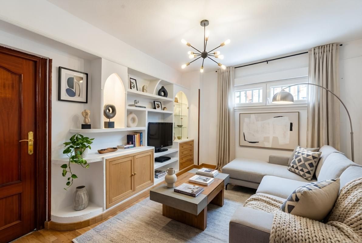 Pis en venda a C. de las Cañas, Colina