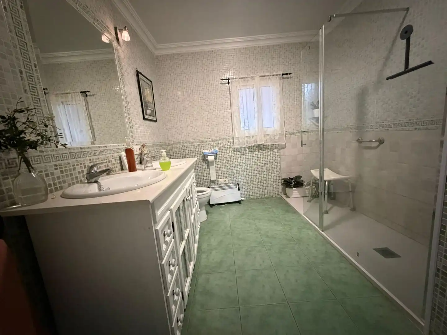 Baño de Casa o chalet en venta en Chiclana de la Frontera con Jardín privado, Piscina y Amueblado