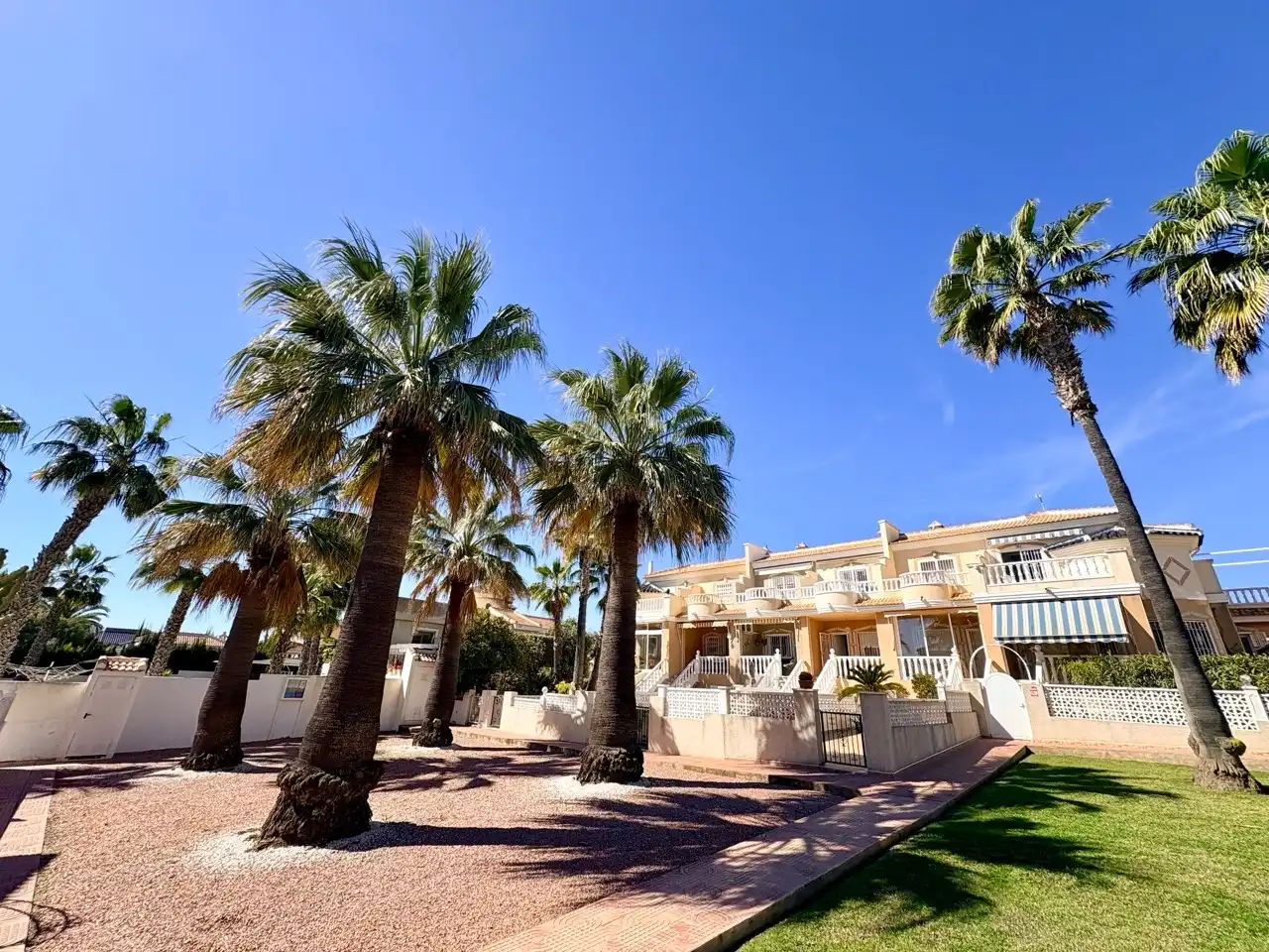Vista exterior de Casa adosada en venta en Rojales con Terraza, Trastero y Piscina