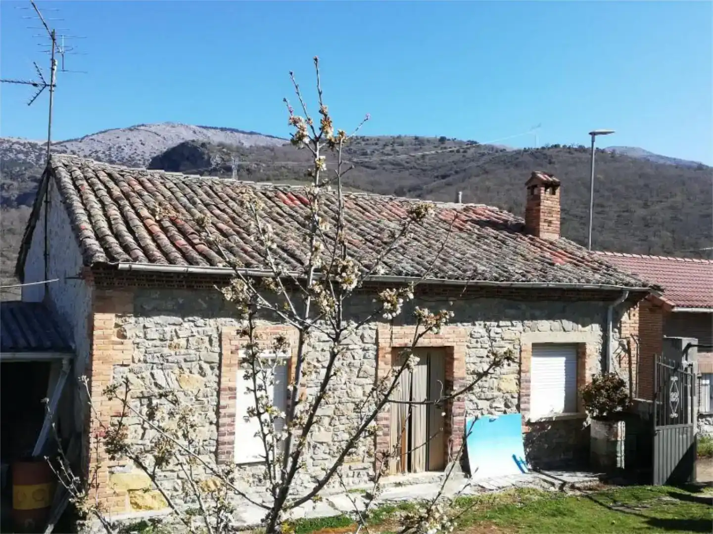 Vista exterior de Finca rústica en venda en Cistierna