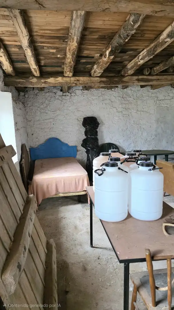 Dormitori de Casa adosada en venda en Valle de Valdelucio