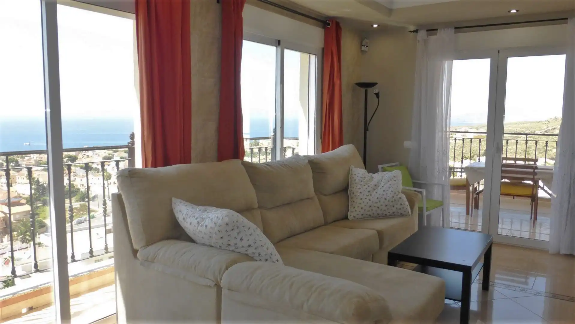 Sala d'estar de Casa o xalet en venda en Mazarrón amb Aire condicionat, Terrassa i Piscina