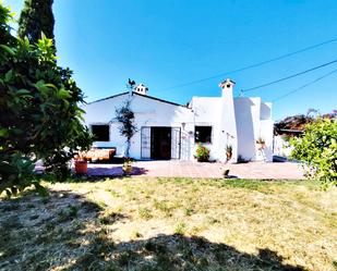 Vista exterior de Casa o xalet en venda en Cártama amb Aire condicionat, Jardí privat i Terrassa